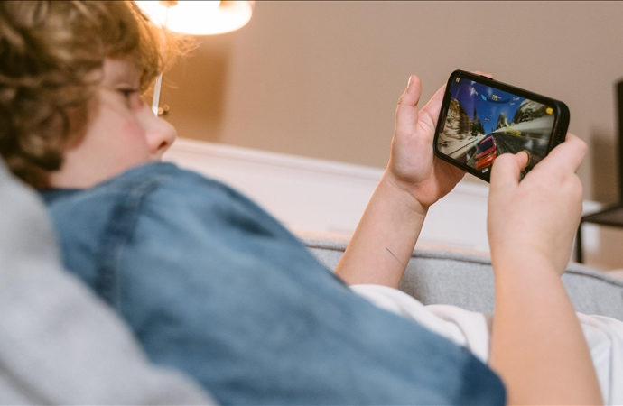‘Aileler çocukların oynadığı dijital oyunları kontrol etmeli’
