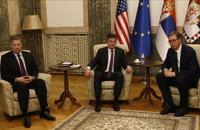 ABD temsilcisi Escobar, Sırp lider Vucic’le görüştü