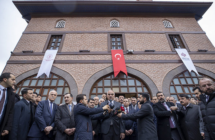 Zincirli camiini Kültür Bakanı Ersoy ibadete açtı