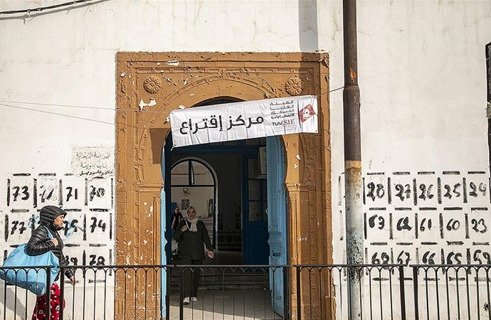 Tunus’ta seçimlere katılım yüzde 10’un altında kaldı