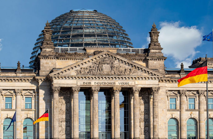 Almanların yüzde 97’si demokrasiye inanıyor
