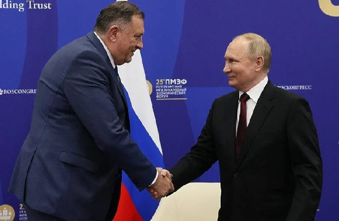Putin’e Sırp nişanı takan Dodik’ten savunma