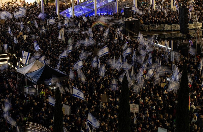 Netanyahu karşıtı yahudiler sokağa döküldü