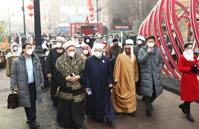 Uygur bölgesinde Çin tarafından gezdirilen “İslam alimleri” ne dediler?