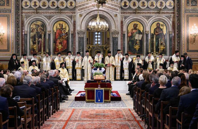 Yunanistan’ın krallık rejimi 1832’de İngiltere, Fransa ve Rusya tarafından kurulmuştu