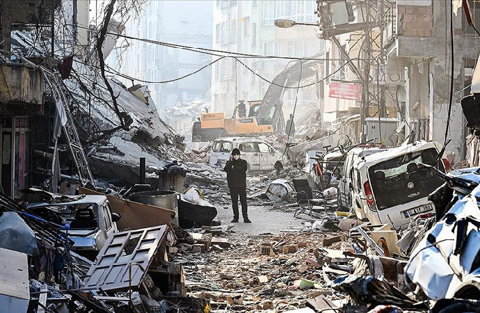 Depremlerde can kaybı 39 bin 672’ye yükseldi