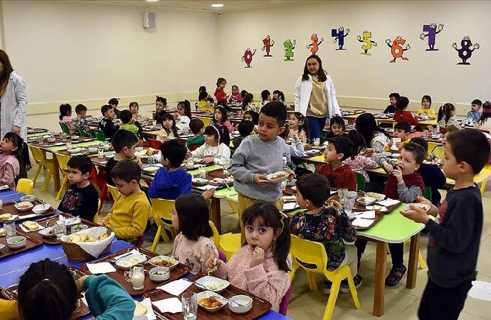 Öğrencilere ücretsiz yemek uygulaması İç Anadolu bölgesinde başlatıldı