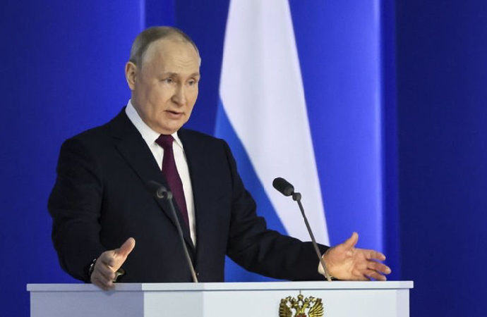 Putin: Batı, dünyayı kafasına göre oluşturmaya çalışıyor