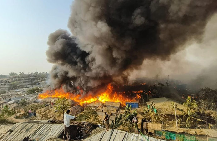 Arakanlı Müslümanların kampında yangın çıktı