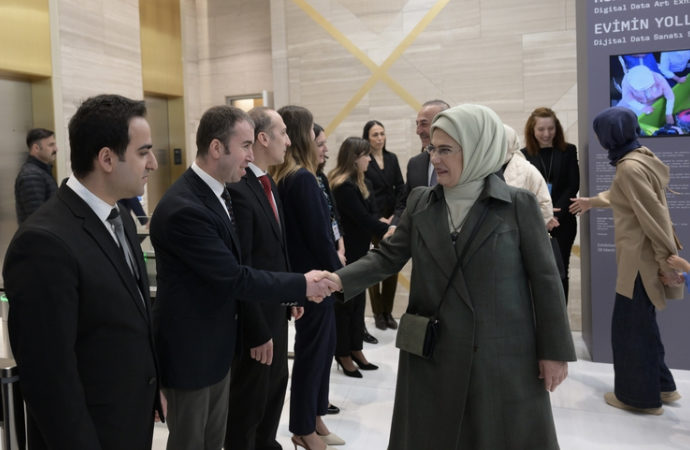 Emine Erdoğan ve Mevlüt Çavuşoğlu ABD’ye gitti