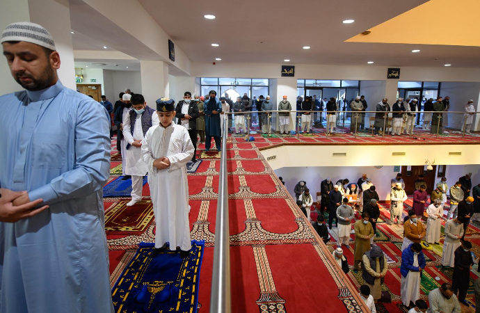 İngiltere’de uygulanan “Prevent” programı, Müslümanları tehdit olarak kodluyor