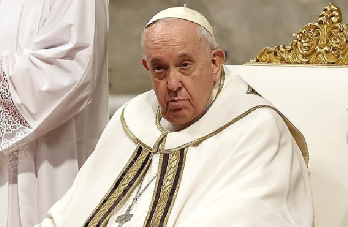 Papa, kanun hükmünde Papalık Nizamnamesi çıkardı