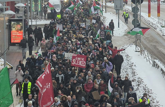 Filistin’e destek gösterisi İsrail büyükelçiliği önünde