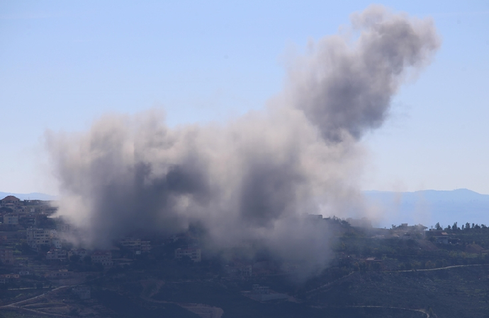 İsrail, Lübnan’ın güneyini bombalıyor