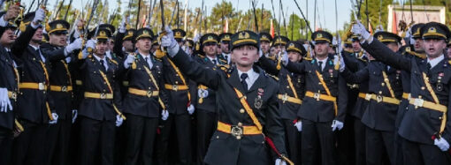 5 teğmen ve 3 disiplin amiri TSK’dan ihraç edildi