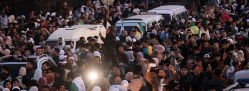 Suriyeliler Emevi Meydanı’ndaki kutlamalara devam etti