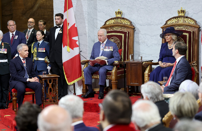 İngiltere kralına Kanada’da ortaçağ töreni