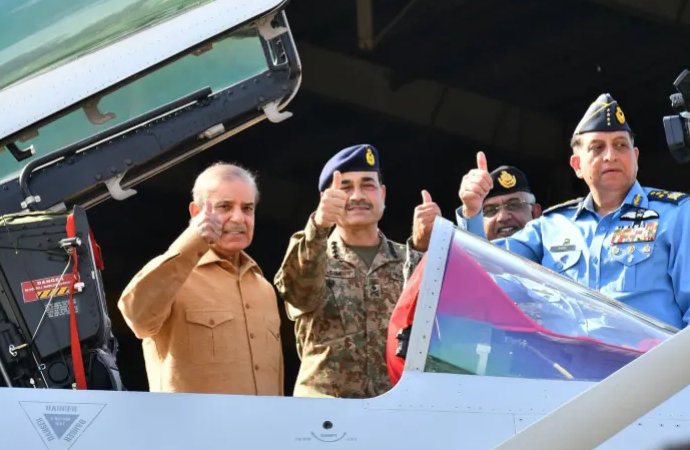 Pakistan Kara Kuvvetleri Komutanının sürpriz Washington ziyareti