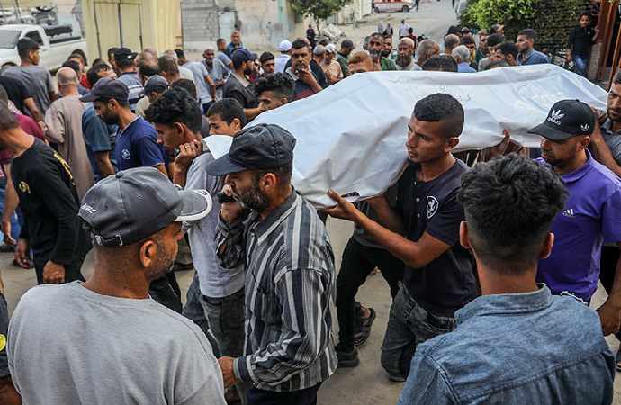 Gazze’ye barbar saldırılar devam ediyor