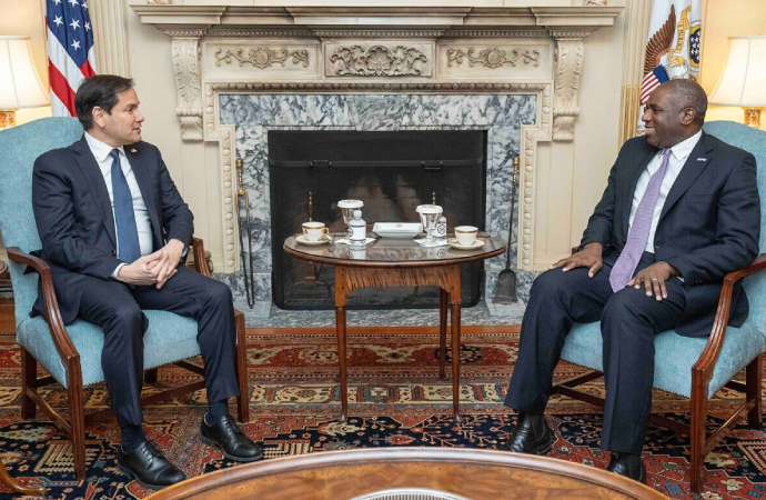 İngiltere, sahip oldukları nükleer silahlara İran’ın da sahip olmasını istemiyor