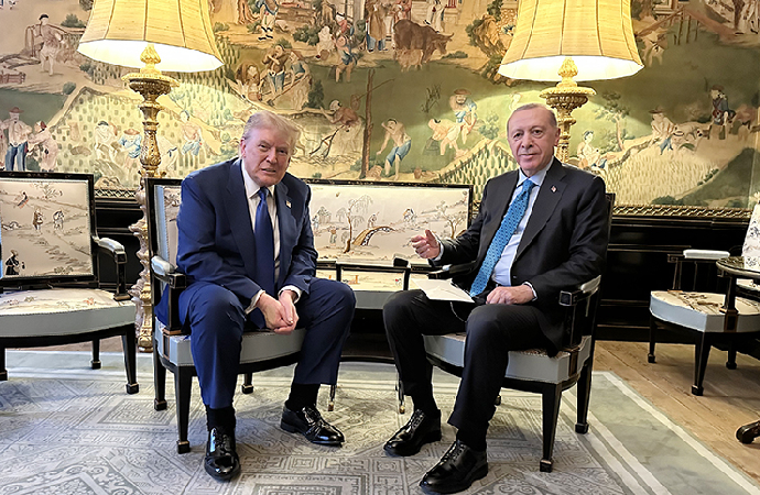 Trump Erdoğan’la Hollanda’da görüştü