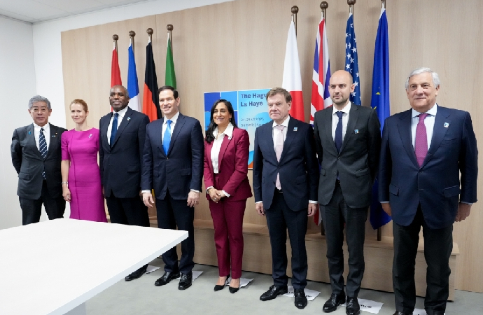 İran’a, UAEA ile işbirliği yap baskısı