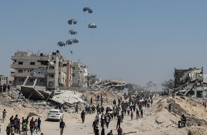 Siyonistlerin Gazze’ye yardım şovu