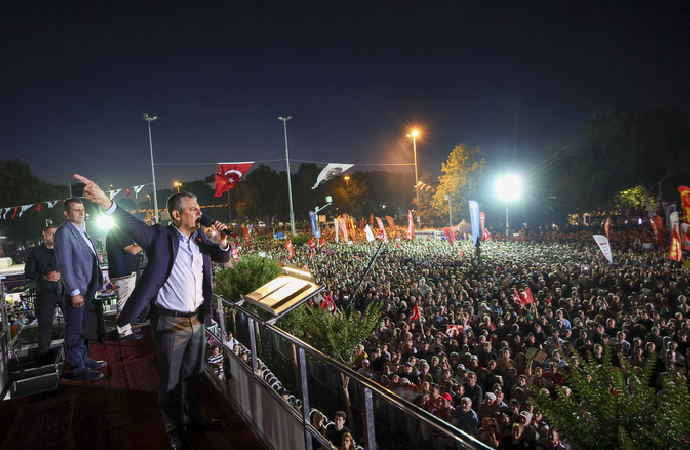 Saraçhane’de kalabalık miting