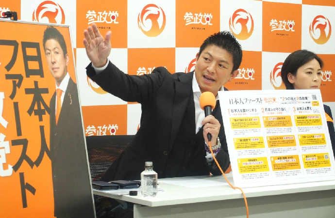 Japonya’da, Trumpvari “Önce Japon” söylemi oyları topladı