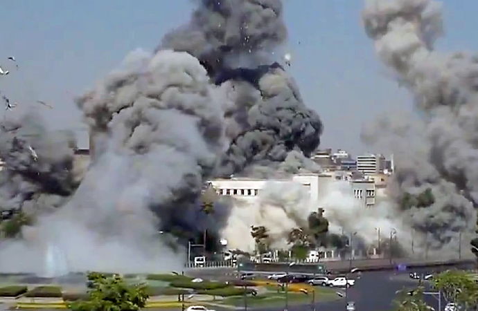 Şam’da enkaz kaldırma çalışmaları