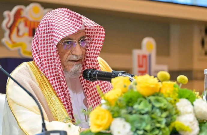 Kabe imamına göre, İslam bilgisinin derinliği ile modern bilinç, dengeli kişilik oluşturur