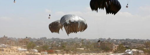 Gazze’nin hemen dışında binlerce ton yardım bekliyor