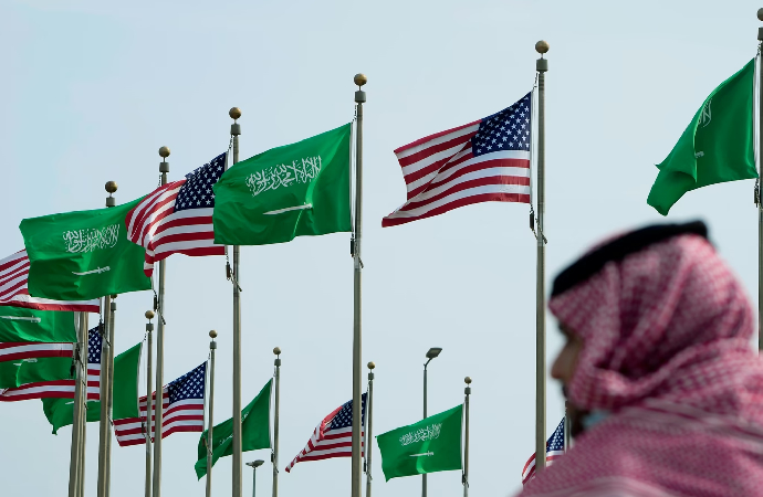 Gazze’de çocuklar ölürken, Sudi Amerika kayak merkezi yapıyor