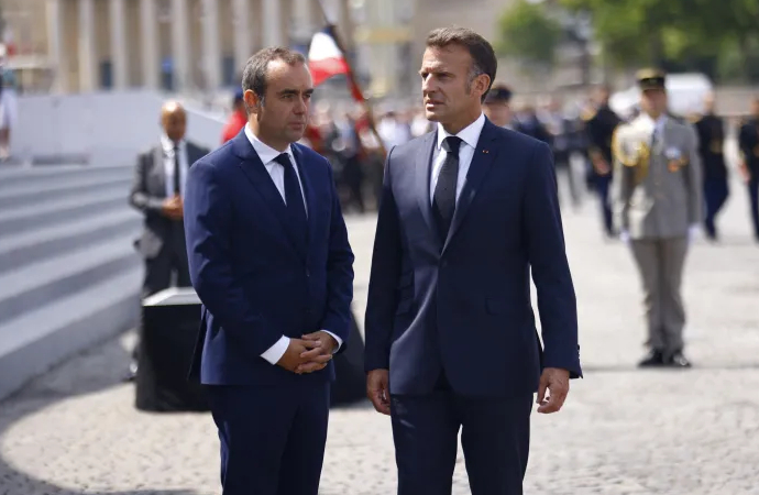 Fransa’da Lecornu hükümeti rekora koştu!