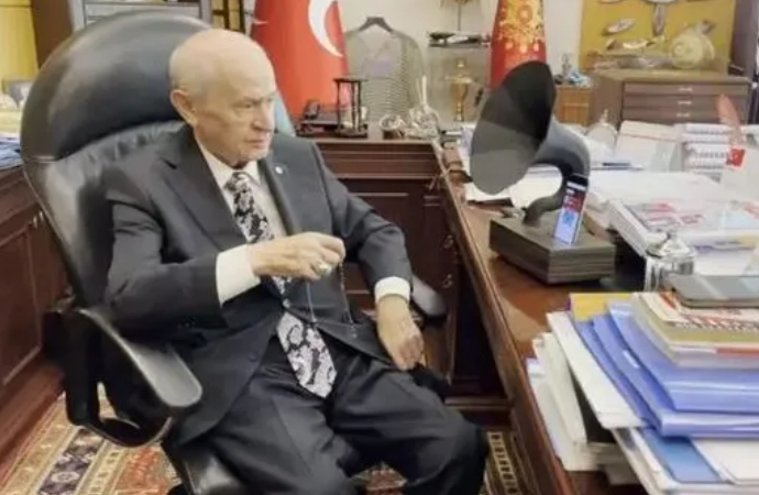 Bahçeli: Bana kalsa yarım saatin içinde sosyal medyanın hepsini kapatırım