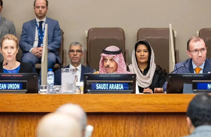 Suudi Bakan, İsrail’le normalleşme şartını açıkladı