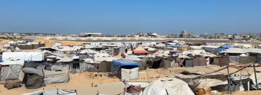 Gazze’de mezarlıklar “diriler” için sığınak oldu