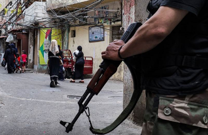 Lübnan’daki Filistin kamplarında silah sesleri