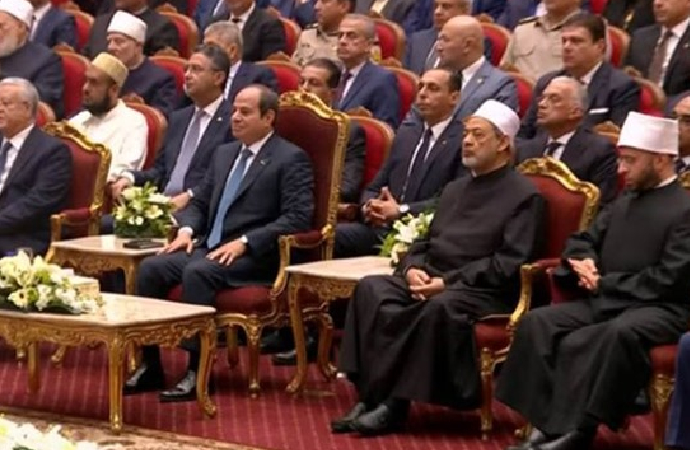 Ezher’den Sisi’ye övgü: Duruşunuzu destekliyoruz