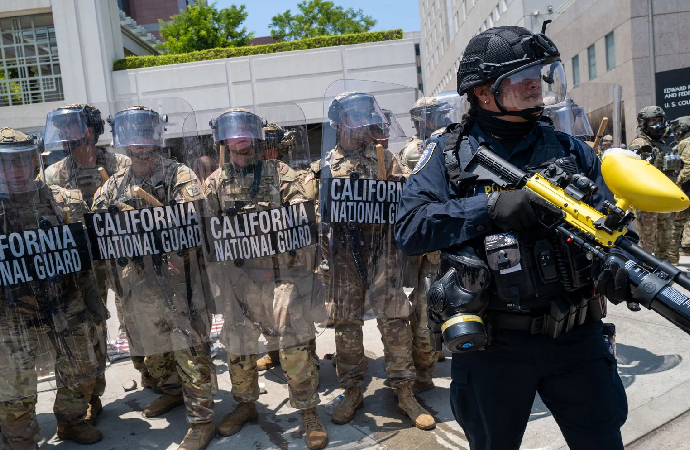 Texas’tan diğer eyaletlere asker sevkiyatı