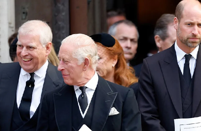 Epstein dosyası yeni isimlerle zenginleşiyor!