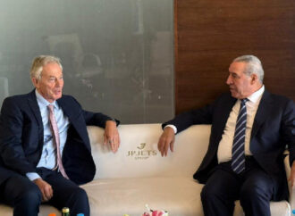 Bölgedeki muhalefet nedeniyle Blair, kuruldan çıkarıldı