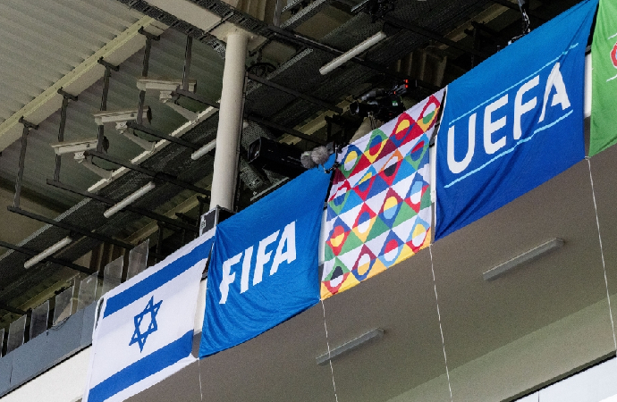 Futbol baronları, konu İsrail olduğunda taviz vermiyor!