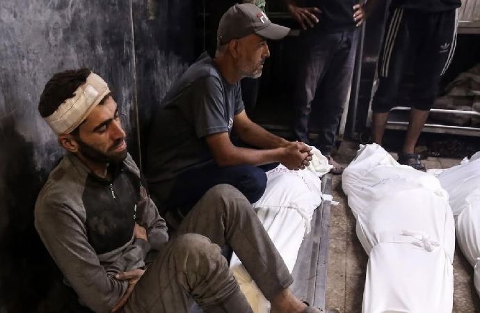 İsrail tankı Gazze’de sivil bir aracı hedef aldı: 11 şehid