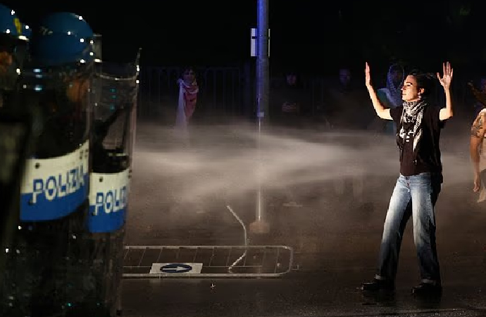 İtalyan polisi, Filistin yanlılarını hedef aldı