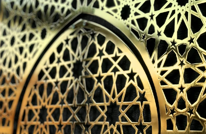 Din’i Bir Gösteriye Dönüştüren ve Her Durumdan Nemalanan Tipler