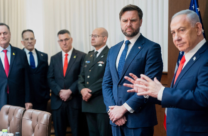 Netanyahu, Amerikan himayesinde olmadıklarını iddia etti