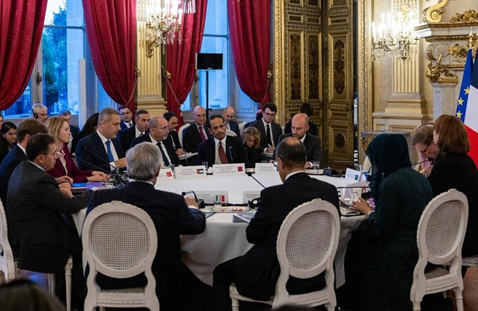 Paris’te Gazze’yi masaya yatırdılar