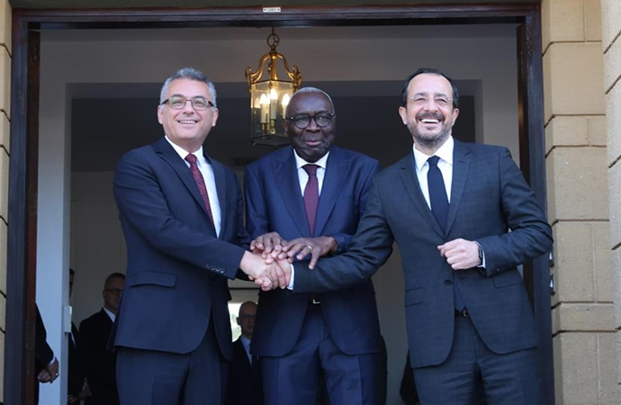 Erhürman ile Hristodulidis ara bölgede buluştu