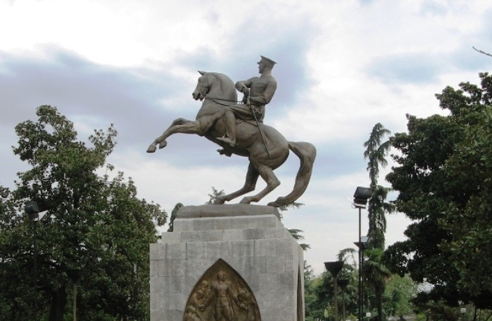 Tanrısallaştırma Mustafa Kemal’e Rağmen mi Yapıldı?